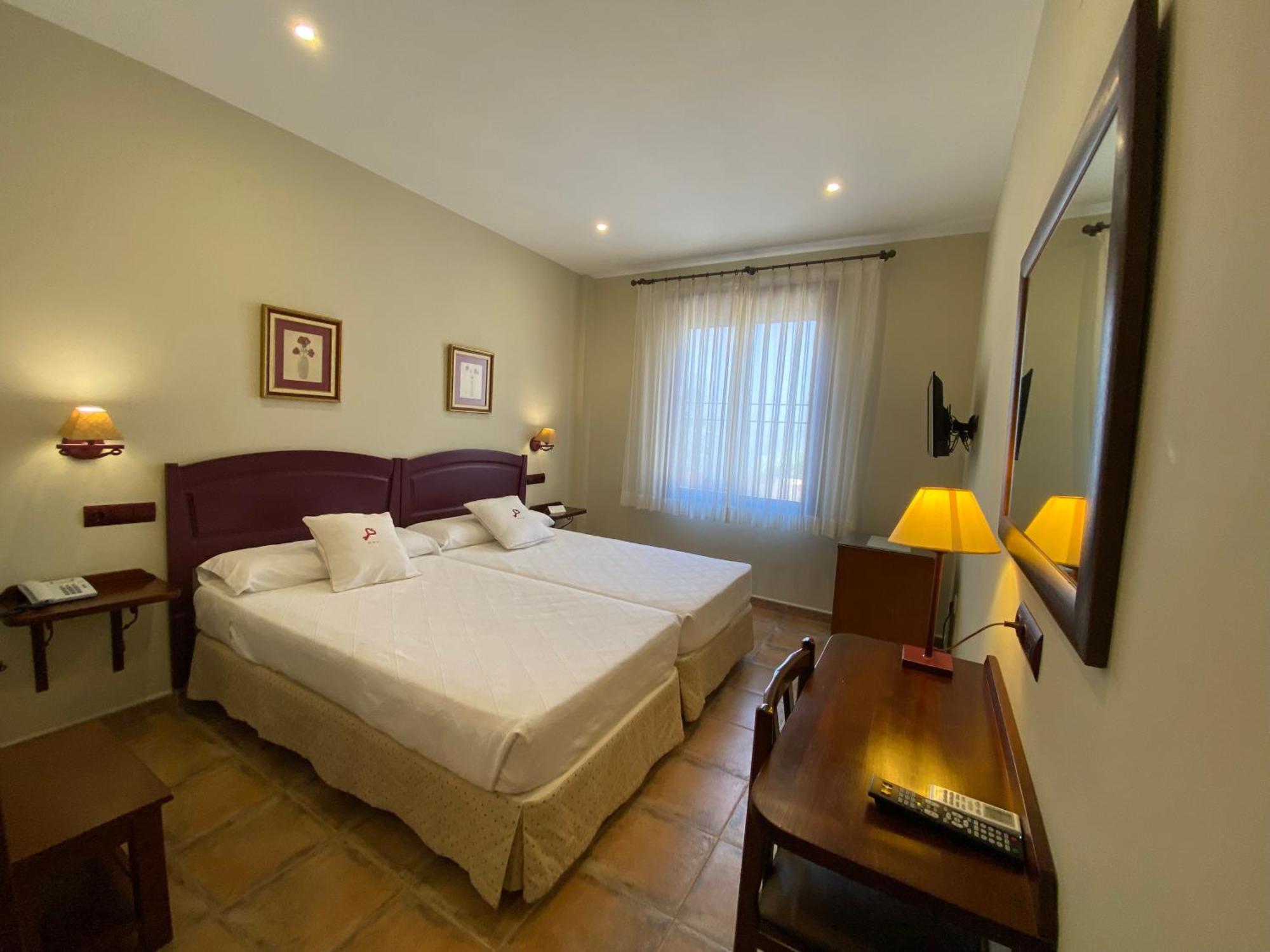Hospedium Hotel Retiro Del Maestre Almagro Bagian luar foto