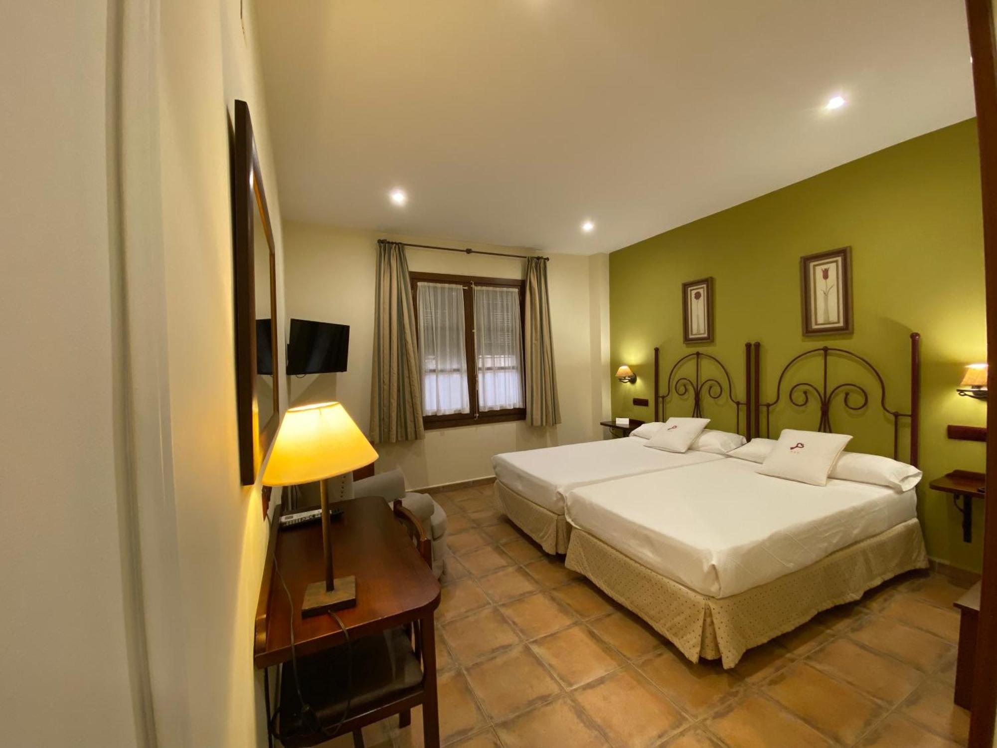 Hospedium Hotel Retiro Del Maestre Almagro Bagian luar foto